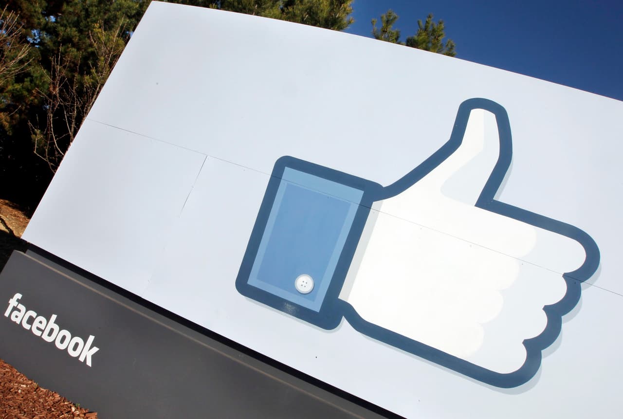 <b>El inconfundible botón ‘Like’, agosto de 2009</b>. La red social activó una de sus características más distintivas e imprescindibles, y que se contagió a las demás redes sociales: el botón ‘Me Gusta’.