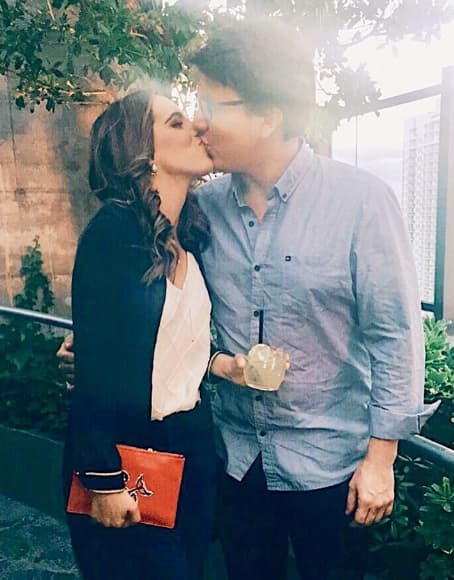 Esta parejita está muy enamorada y listos para dar el siguiente paso en su relación.