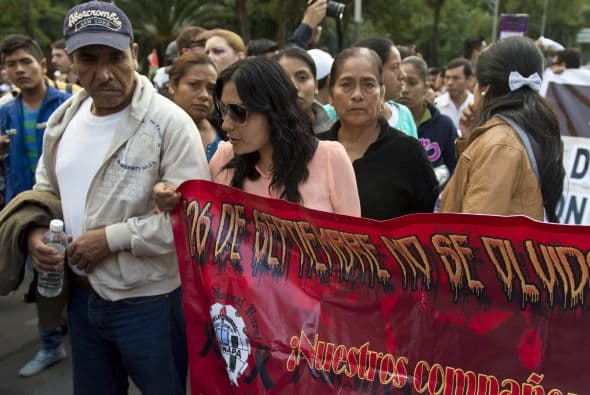 En la protesta participaron los familiares de los estudiantes desaparecidos.