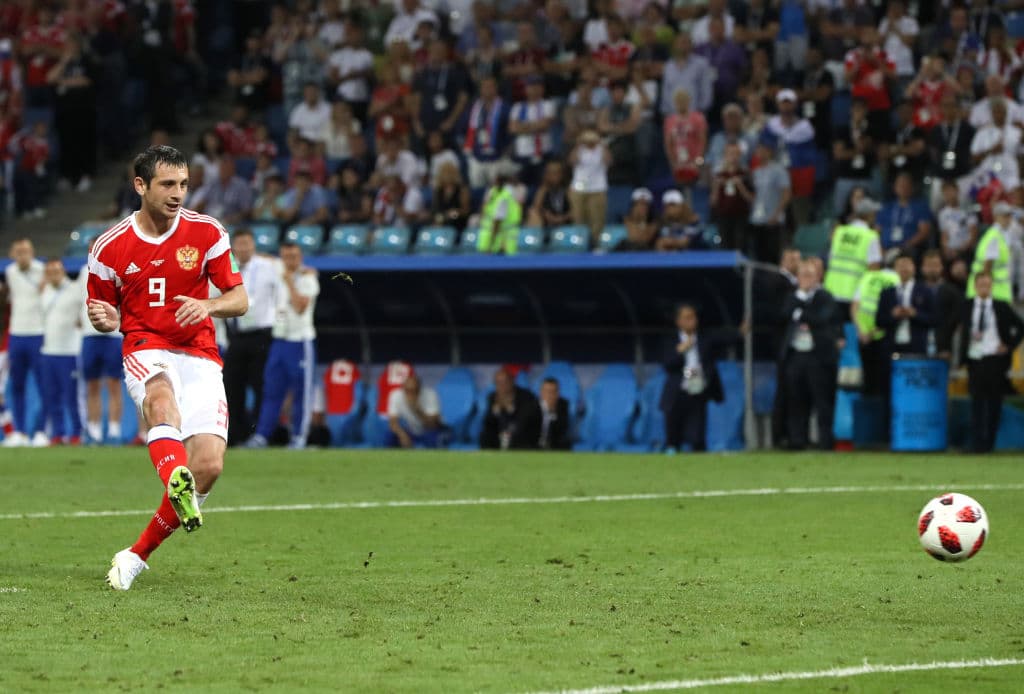 En su segundo cobro, Rusia igualó el marcador gracias a Alan Dzagoev.