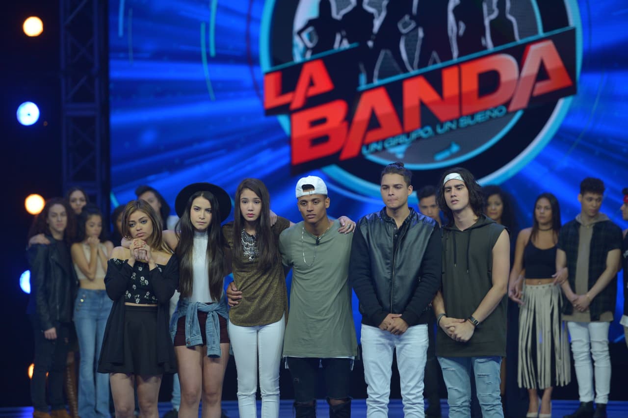 Los jueces deliberaron y eligieron qué chico y qué chica de esta banda pasarían a los shows en vivo.