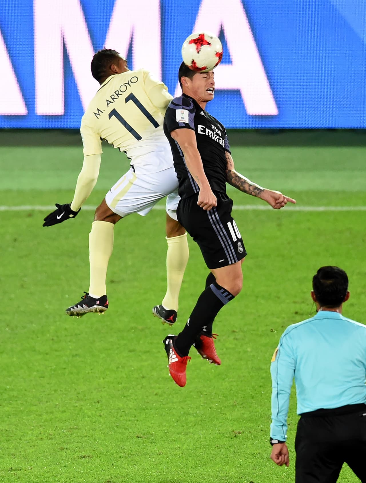 La famosa bicicleta de 'Micky' se hizo presente en el área del Madrid pero ahora no resultó efectiva. Calificación 6.