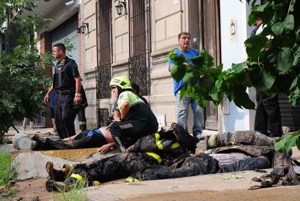 Los fallecidos son: Damián Veliz, Eduardo Conesa, Maximiliano Martínez, Anahí Garnica y Juan Matías Montecheli del Cuartel I de Bomberos de la Policía Federal.