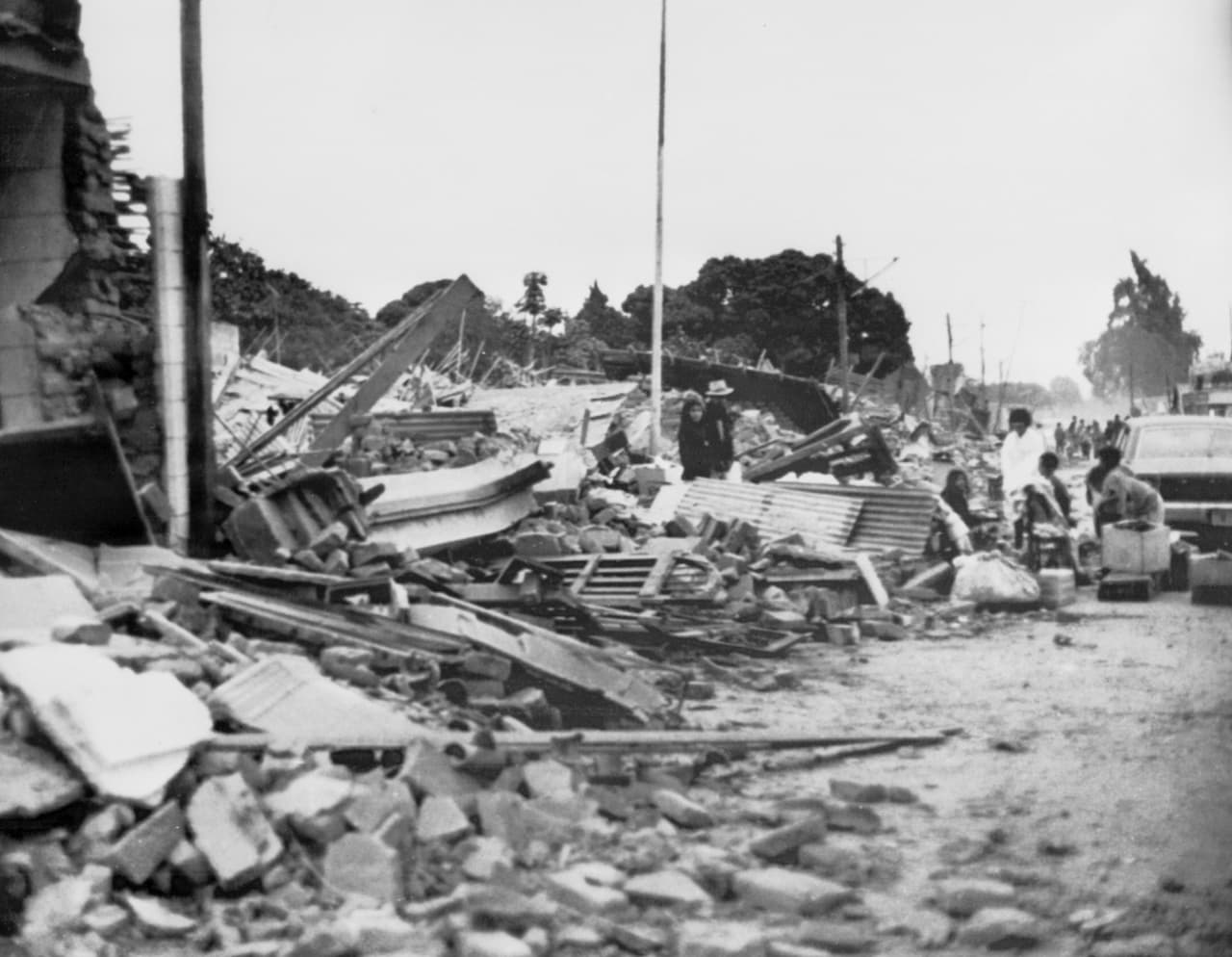 <h3 class="cms-H3-H3">8. Perú</h3>
<br>
<br>⛈️ 
<b>Muertes por año debido a desastres naturales, 1960-2022: </b>66.2 por millón de personas.
<br>
<br>⛈️ 
<b>Tipo de desastre natural más común: </b>Inundaciones (70 desde 1900).
<br>
<br>⛈️ 
<b>Desastre natural más mortal desde 1900: </b>Terremoto del 31 de mayo de 1970 (66,794 muertes).
<br>
<br>⛈️ 
<b>Población:</b> 33.4 millones de habitantes.
<br>