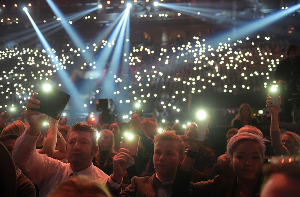 Cantarle a los celulares