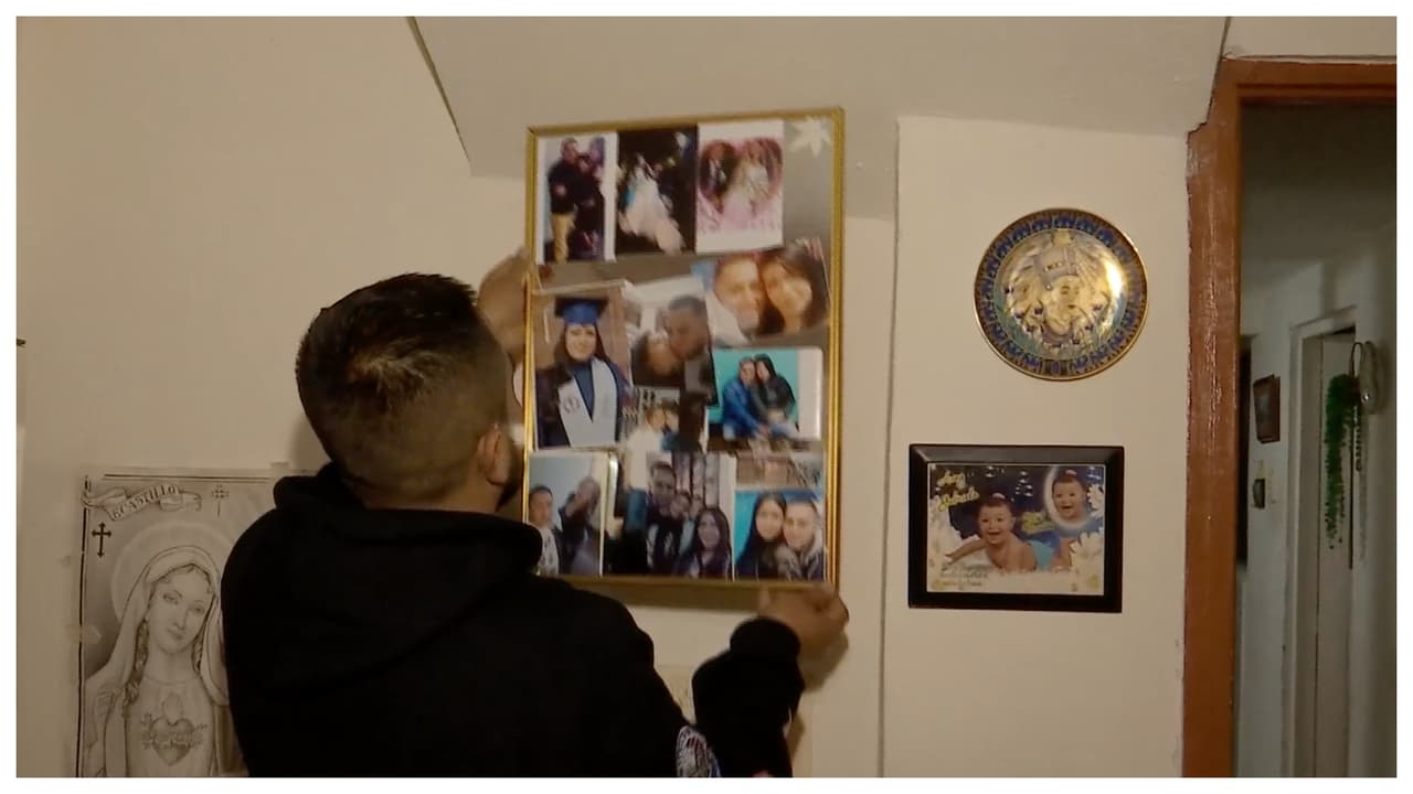 Al llegar a la frontera, la separaron de su esposo, porque no llevaban con ellos el acta de matrimonio. Pasaron muchos días sin poder hablar.