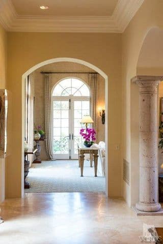 ¿No te encantaría vivir en esta villa?