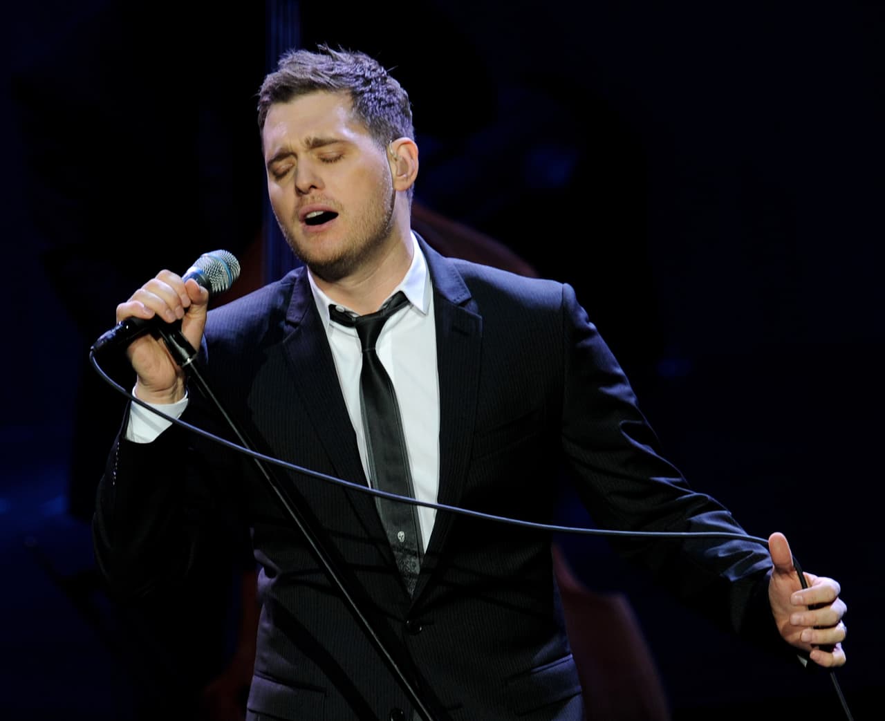 Michael Bublé soñaba desde niño con ser un cantante famoso y se dice que hasta dormía con una biblia pidiéndole a Dios porque su sueño se cumpliera.