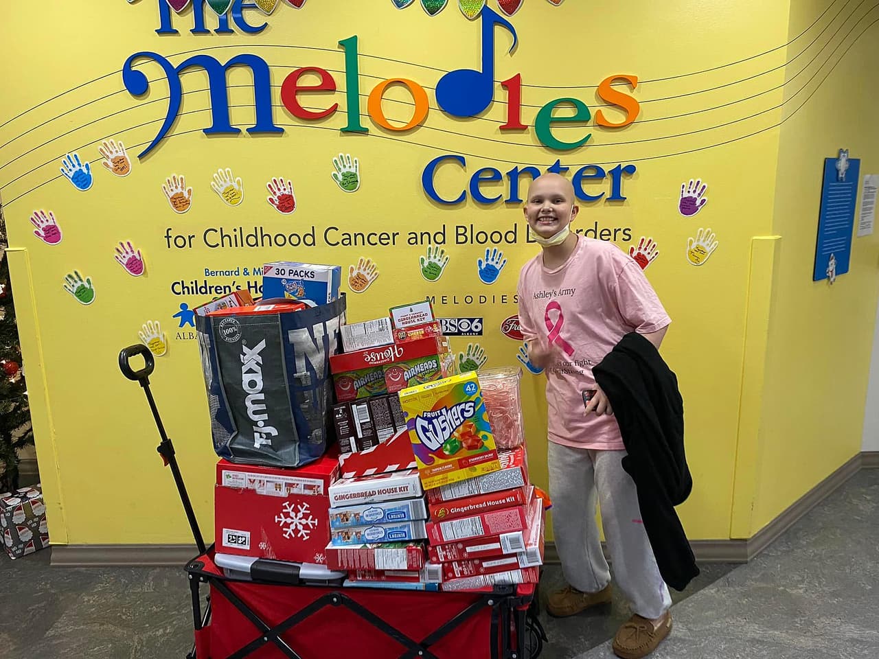 Llegan regalos en honor a niña de NY que falleció de cáncer en su cumpleaños