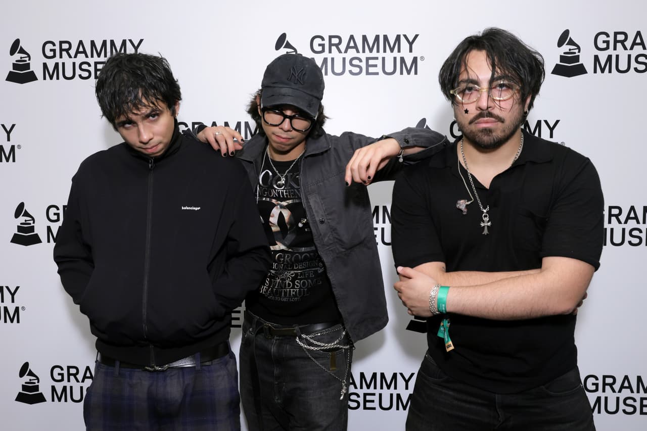 Latin Mafia celebra el aniversario de su álbum debut con el lanzamiento de su primer foto libro “Gracias a Dios (GAD)”