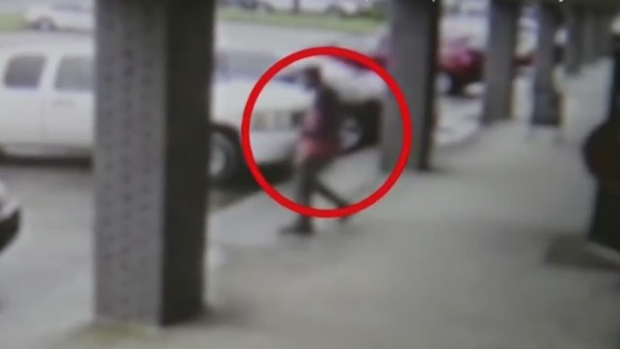 Video muestra al atacante minutos antes de la masacre en los centros de masajes en Atlanta 