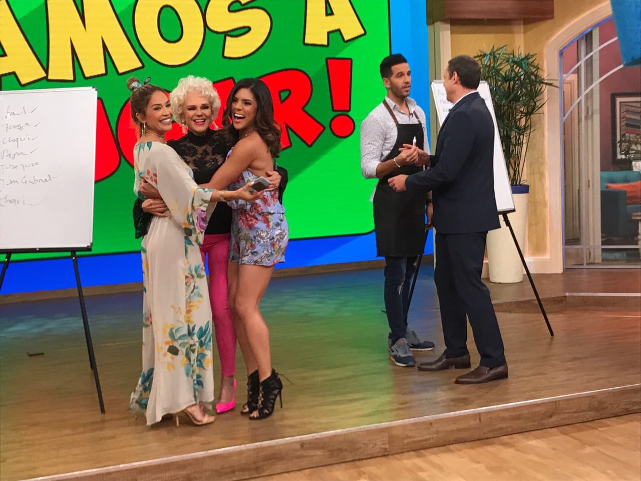 Ganaron las chicas, Chary, Karla y Francisca celebraron su triunfo.