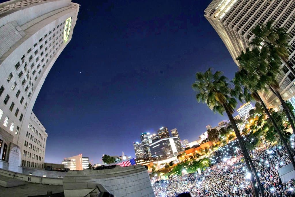 Panórámica con la batiseñal.