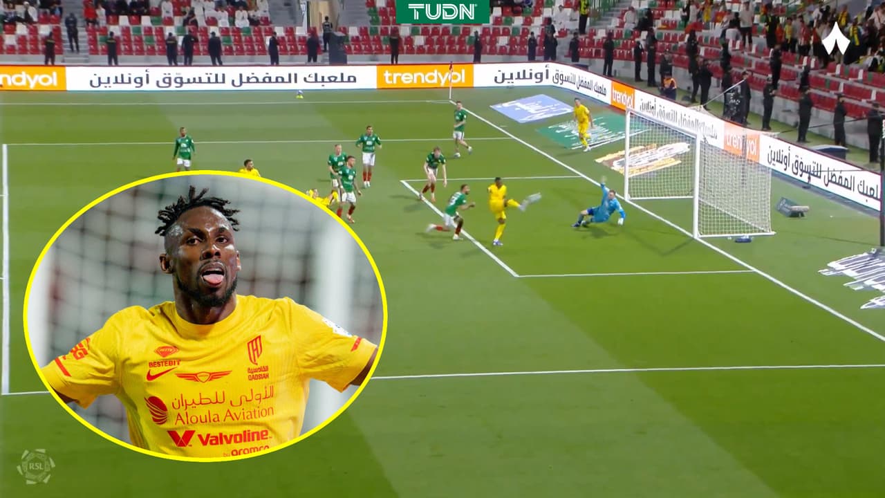 Quiñones se convierte en líder de goleo en Arabia tras doblete de locura