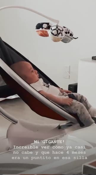 Andrea está sorprendida de lo mucho que ha crecido su hijo: "Increíble ver cómo ya casi no cabe y que hace cuatro meses era un puntito en esa silla".