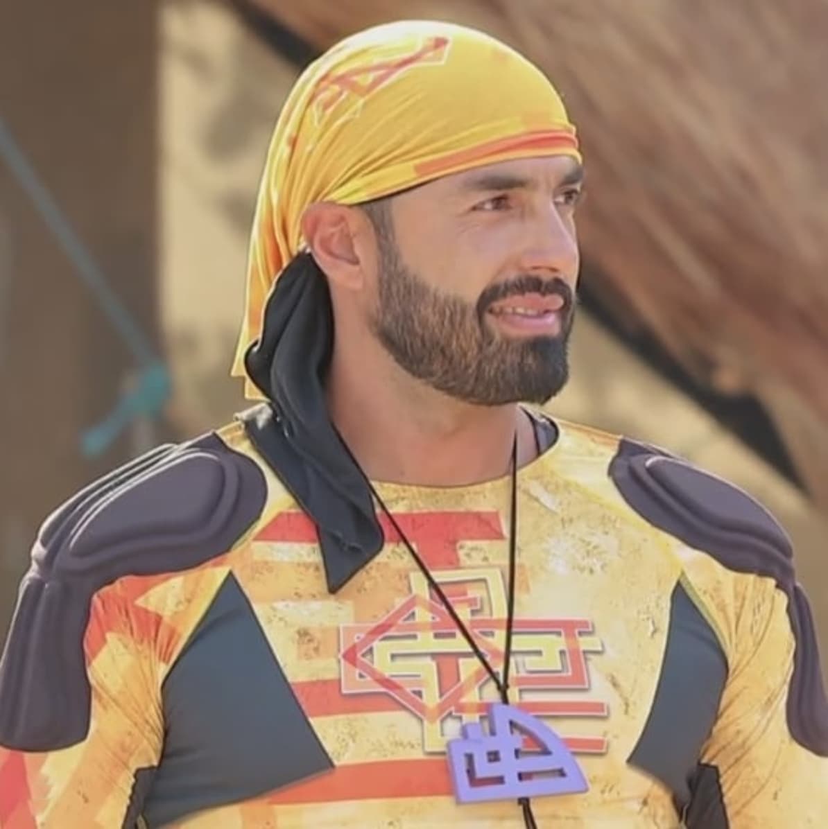 En Guerreros 2020, además de guiar a su equipo a la victoria, Memo también tendrá la tarea de interceder por ellos frente al implacable Tribunal.