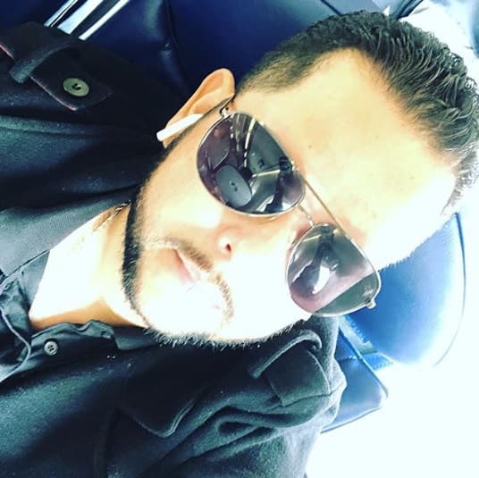"Salirte y 'ya no le hablo a nadie y
<b><a href="https://www.univision.com/musica/regional-mexicano/confirmado-lorenzo-mendez-ha-quedado-fuera-de-la-original-banda-el-limon" target="_blank">hacer un escándalo</a></b> para que me vean'", reiteró.