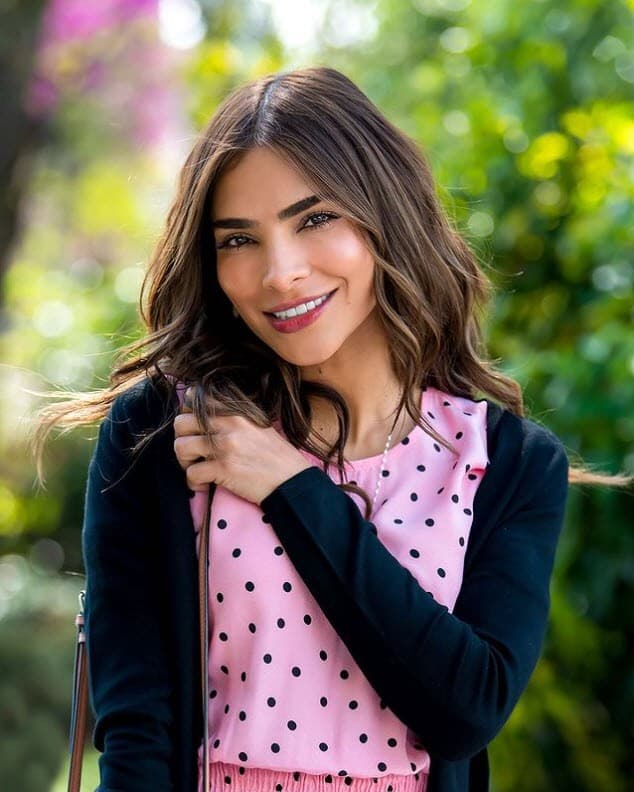 También explicó que, como consecuencia del mismo, su rostro se alargó.