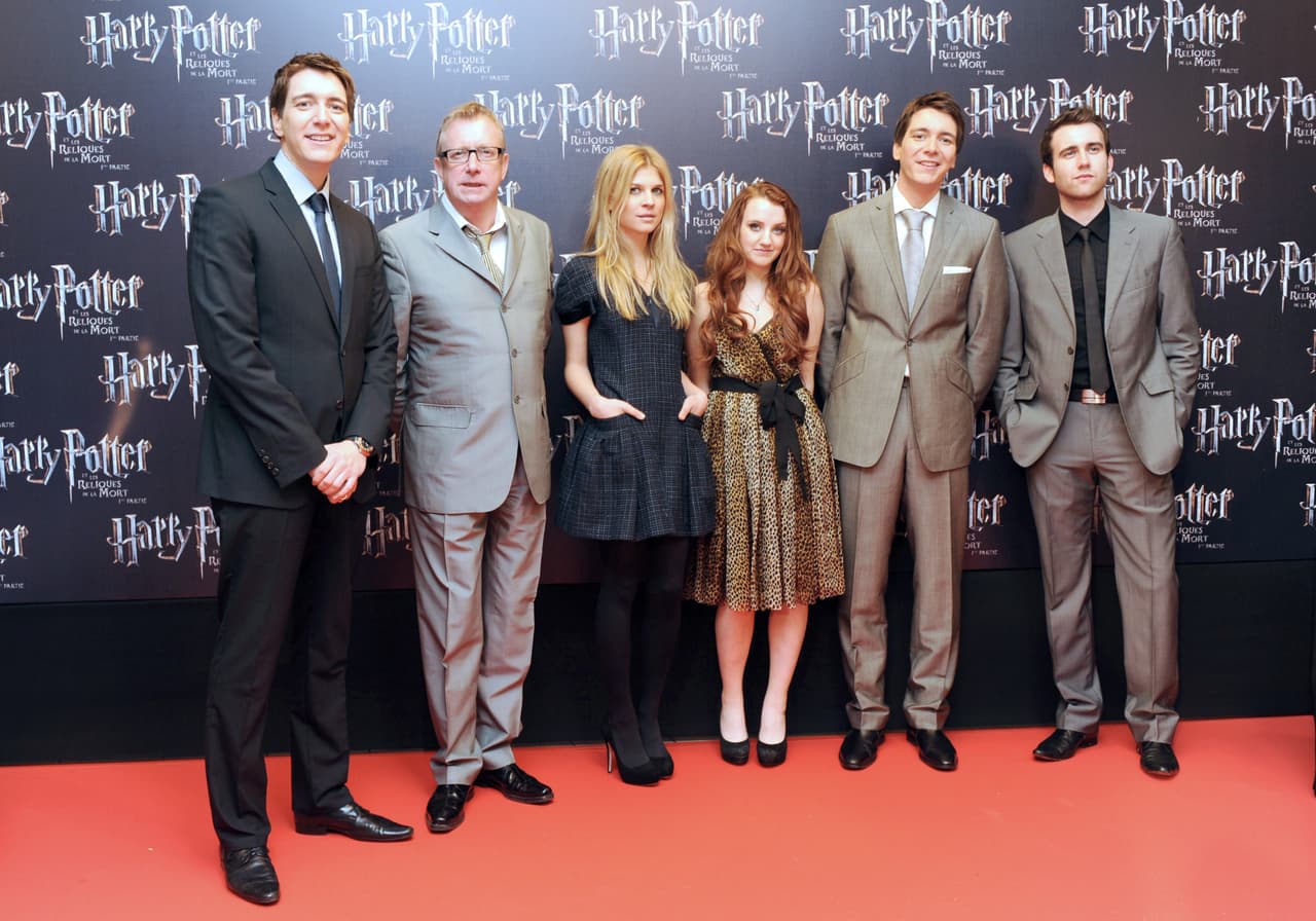 En Francia con sus compañeros de reparto.