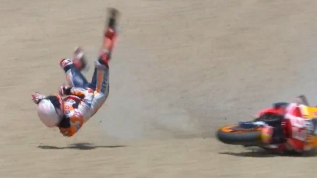 Aparatosa fractura de Marc Márquez en MotoGP