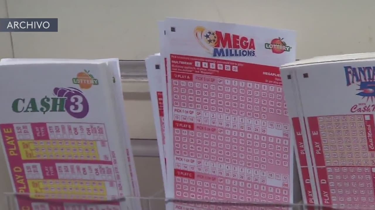 Mujer del condado de Gaston gasta $2 y gana un millón de dólares en el Mega Millions 