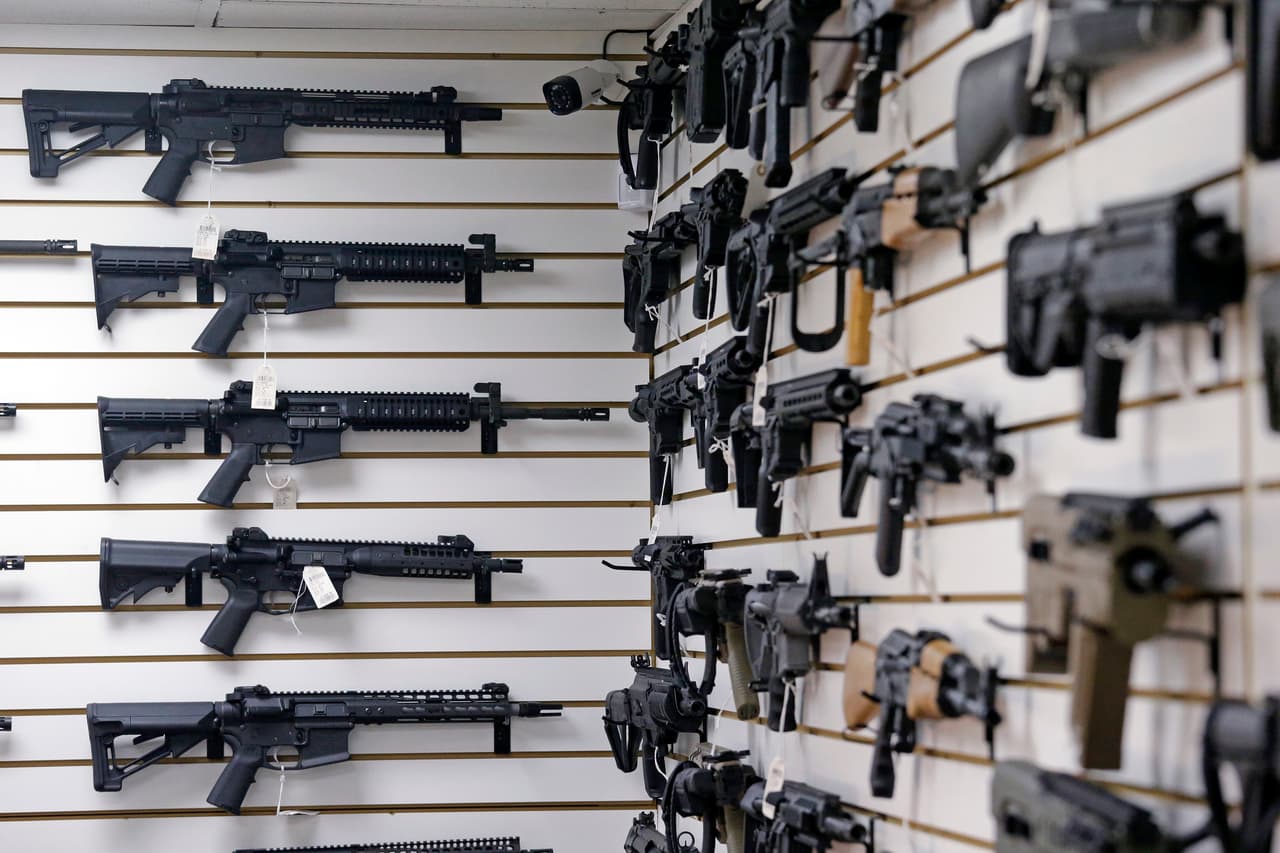 Crece el frente de estados por el control de armas al sumar otros tres gobernadores (y uno es republicano)