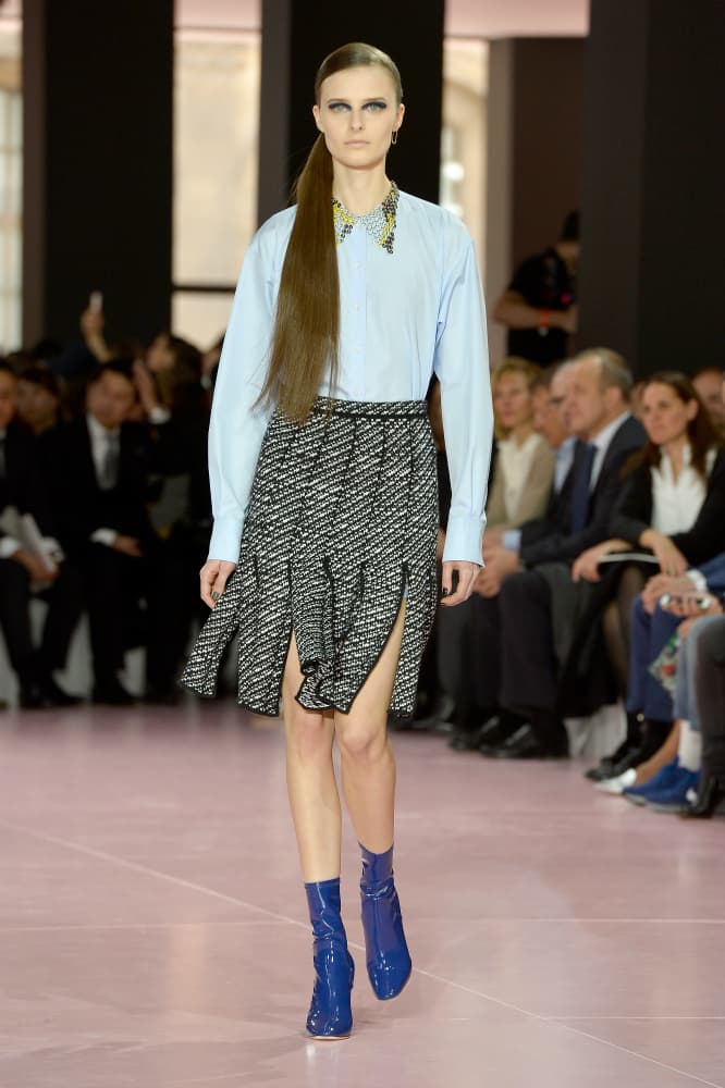 Carwash Pleats. Faldas tableadas con un giro inesperado: transparencias, estampados y alturas por arriba y por debajo de la rodilla, hacen de esta prenda una de las más arriesgadas para llevar. Dale un 'wow factor' a tu look de oficina y combínala con una camisa o una blusa de cuello de tortuga.