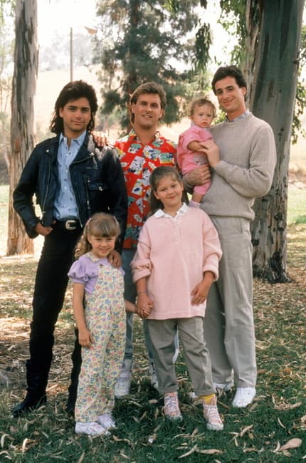 En mayo de 1995 'Full House' se transmitió el capítulo final de la serie estadounidense, en esta comedia familiar vimos los inicios de las carreras de John Stamos y las gemelas Olsen.