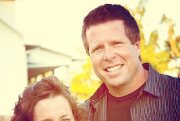 Alegan que Josh no violó a sus hermanas: "Sólo las tocó por encima de sus ropas", excusó Jim Bob.