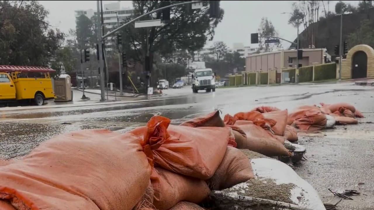 Bomberos recomiendan revisar la casa en 10 minutos antes de posibles lluvias intensas por El Niño.