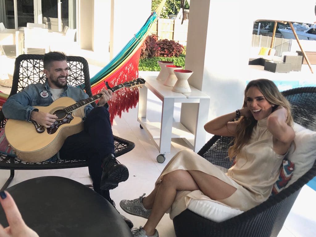 La pareja tuvo a su primer hija Luna a los 23 años, su relación ha madurado y son muy felices juntos.