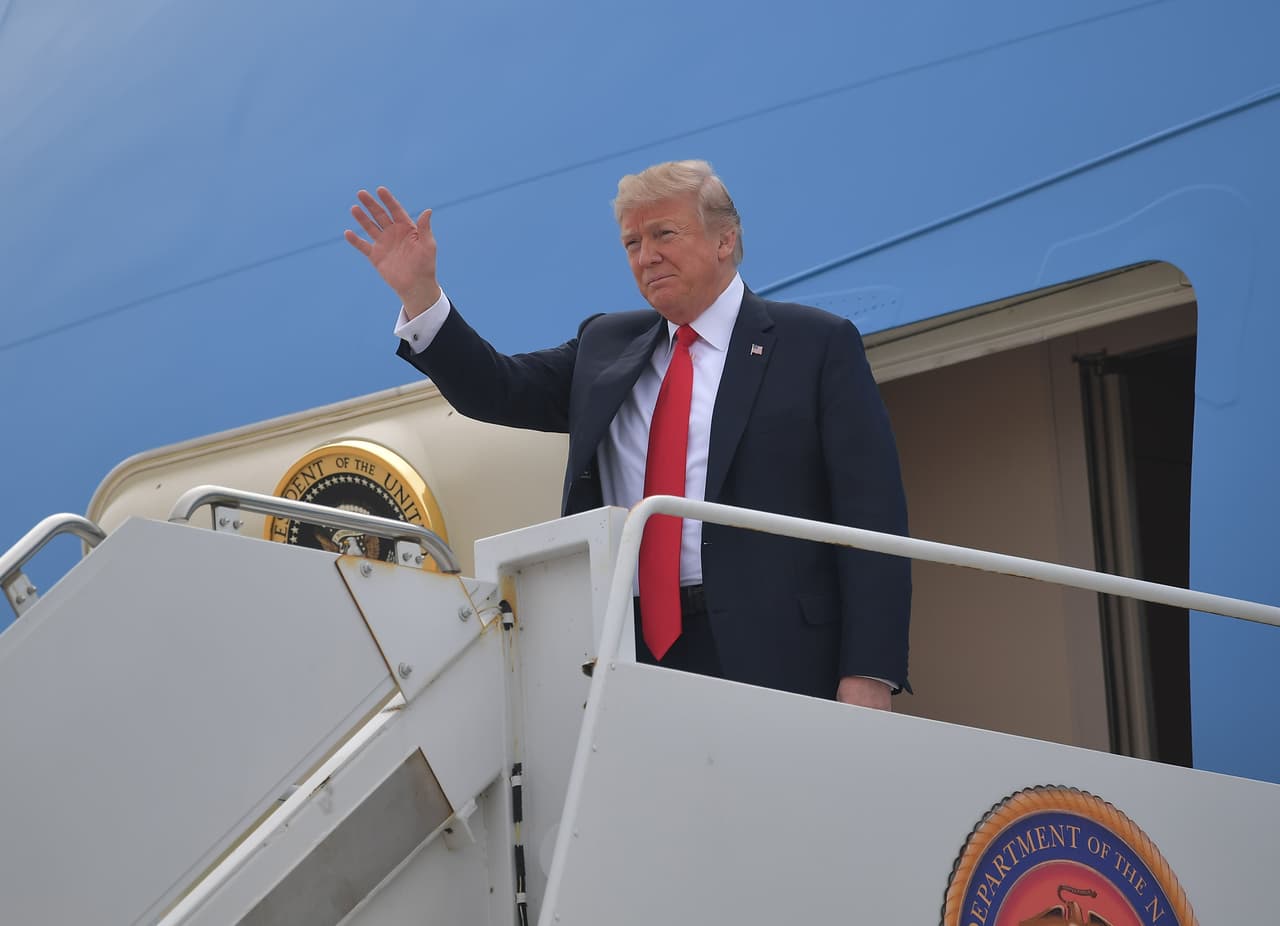 El presidente arribó la mañana del martes 13 de marzo, a bordo de ‘Air Force One’, a la base aérea militar de Miramar.