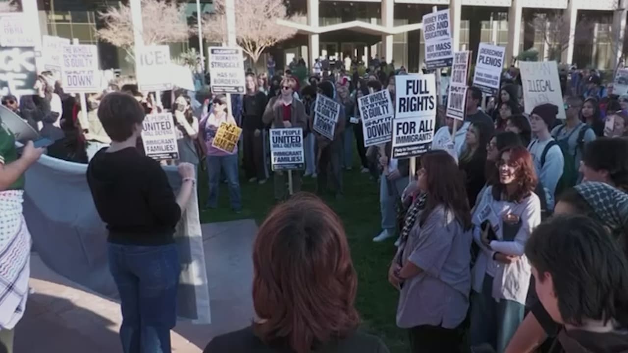 En contra de ICE: Protestan estudiantes del sur de Arizona contra operativos migratorios