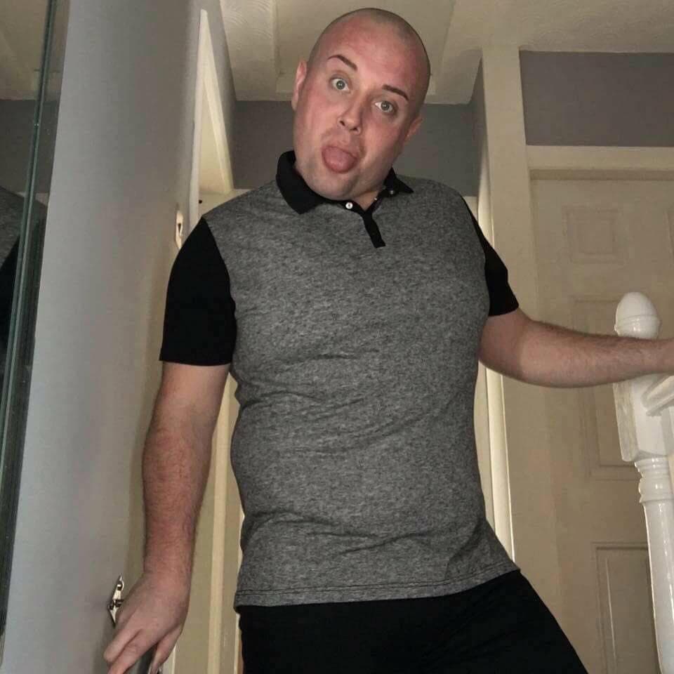 "Un alma bella". Así fue descrito John Atkinson, de 26 años, por las personas que lo conocieron. Una colecta se lanzó en internet para ayudar a la familia a recaudar dinero para los servicios funerarios.