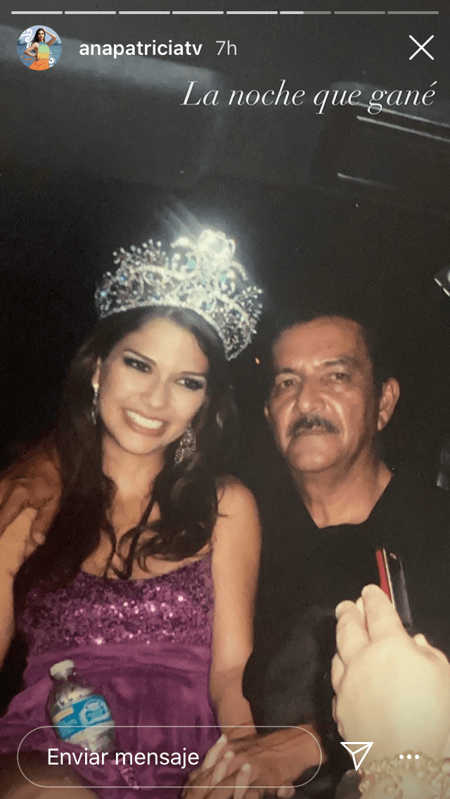 El hombre que le dio la vida
<b><a href="https://www.univision.com/famosos/muere-de-cancer-el-papa-de-ana-patricia-con-un-video-y-una-carta-conmovedora-ella-lo-despide-a-la-distancia-video" target="_blank">murió a causa de cáncer</a></b> el 28 de junio de 2020.
<br>