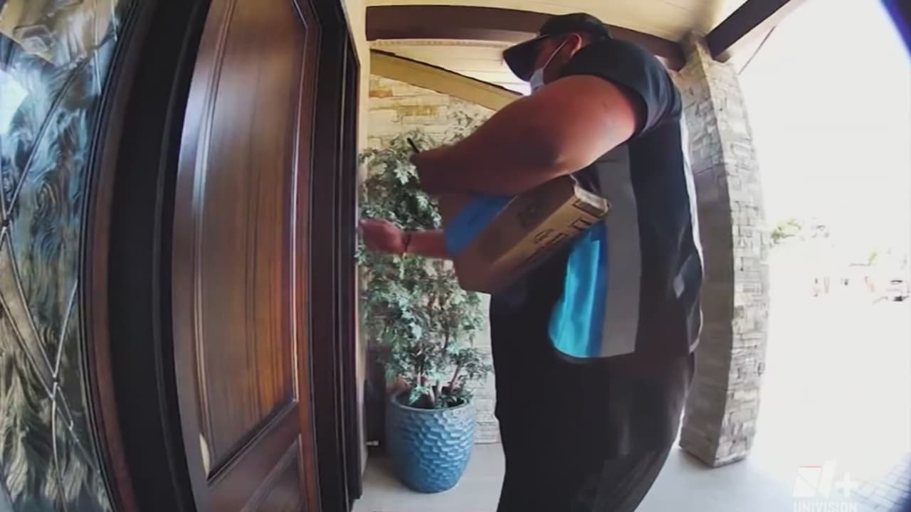 Falso repartidor de Amazon y cómplices roban joyas y artículos de una vivienda en San Francisco; así fue el momento