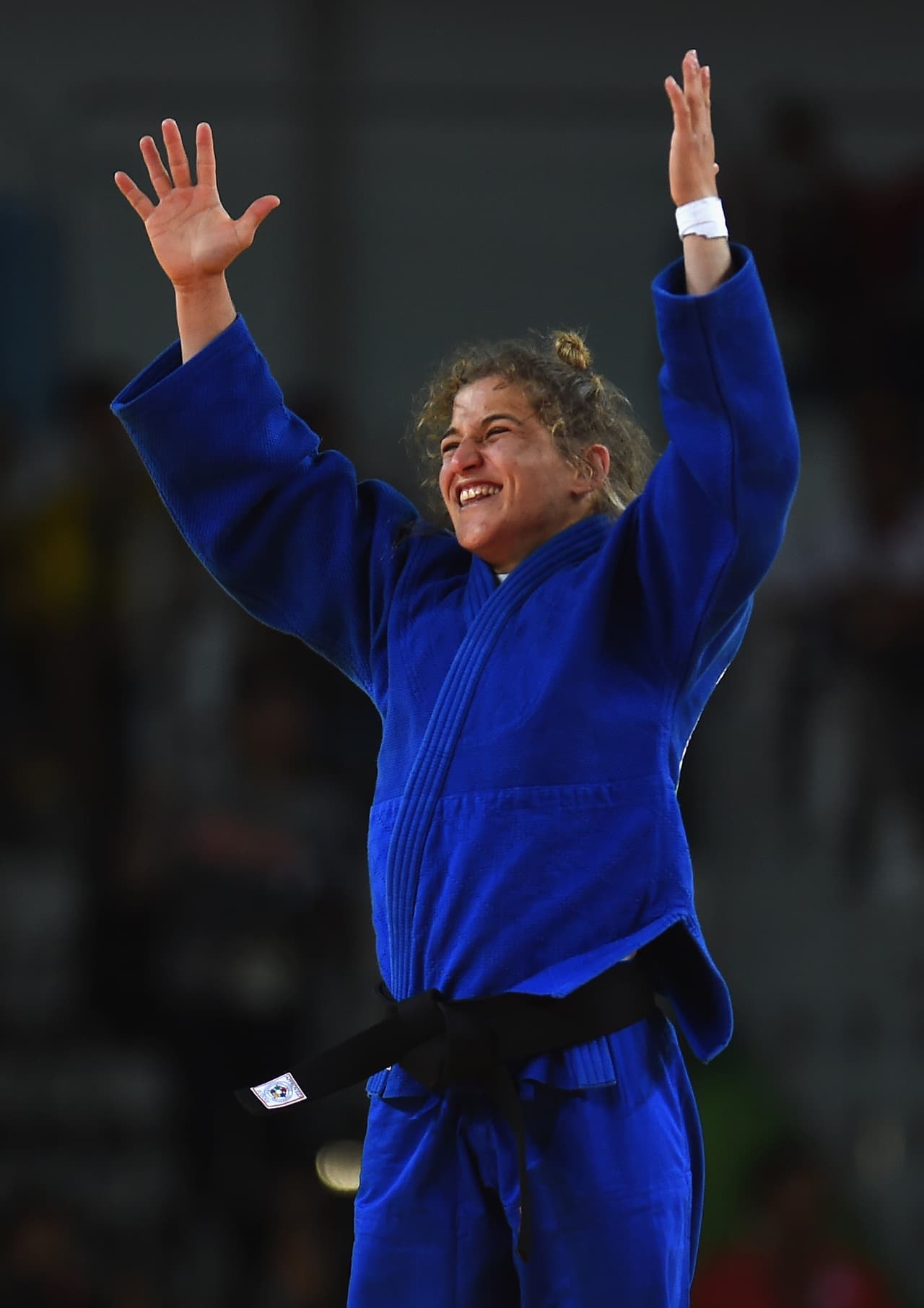 La médico y judoca argentina Paula Pareto, ganadora de una medalla de oro, es la primera campeona olímpica de su país, y así celebró su victoria.