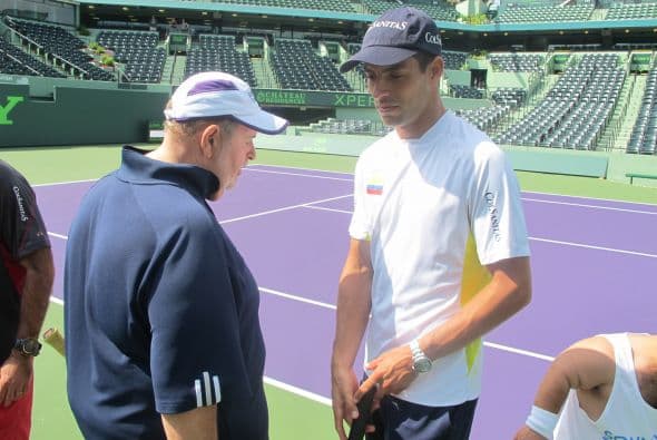 A jugar tenis con El Gordo y La Flaca