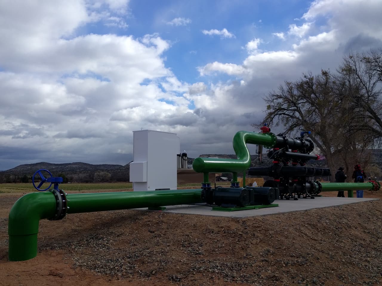 Estas son algunas de las maquinarias instaladas en California para administrar el agua que reciben para producir.