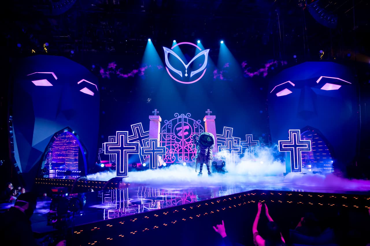 Zombie trajo el tema 'Ritmo' y, sin perder su estilo, simuló estar en un cementerio.