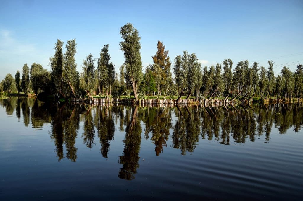El ermitaño señor, de pocas palabras y muy solitario, vivía sin que nadie lo molestara en este pequeño lugar. Pero cuenta el relato que un día encontró el cuerpo de una pequeña niña ahogada en las aguas.