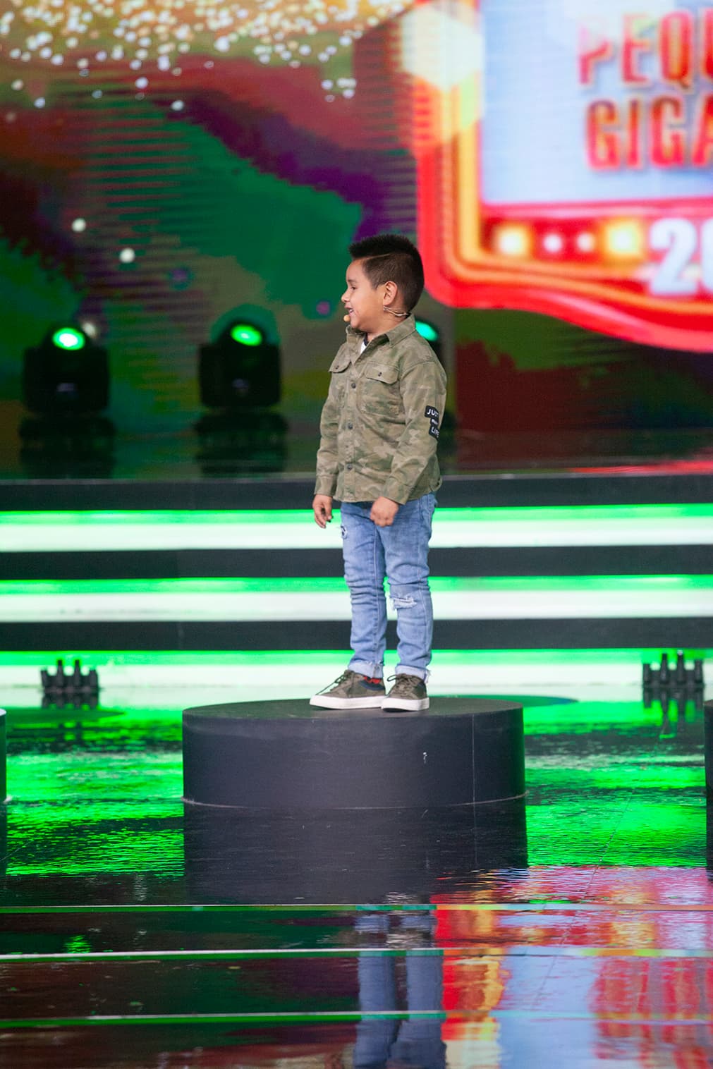 Fue precisamente por su encanto, su baile y su simpatía que Albertano lo eligió como el mejor capitán de la noche.