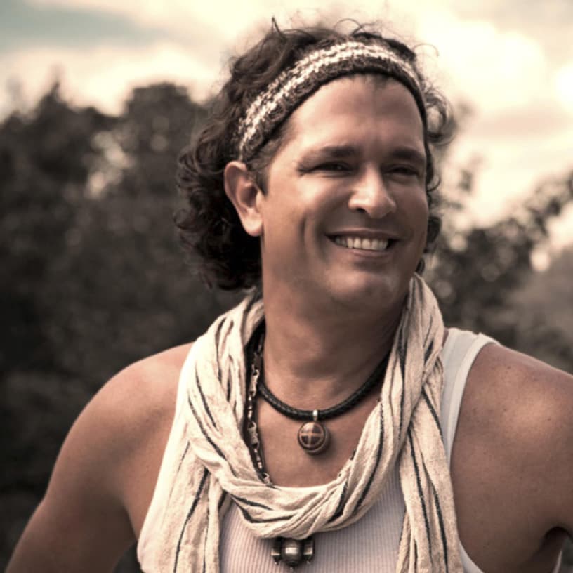 <b>2016 - Carlos Vives. </b>Junto a Shakira rompió records de views con su video "La bicicleta" video que actualmente compite en PLN en la categoría 
<b>Video del Año.</b>
