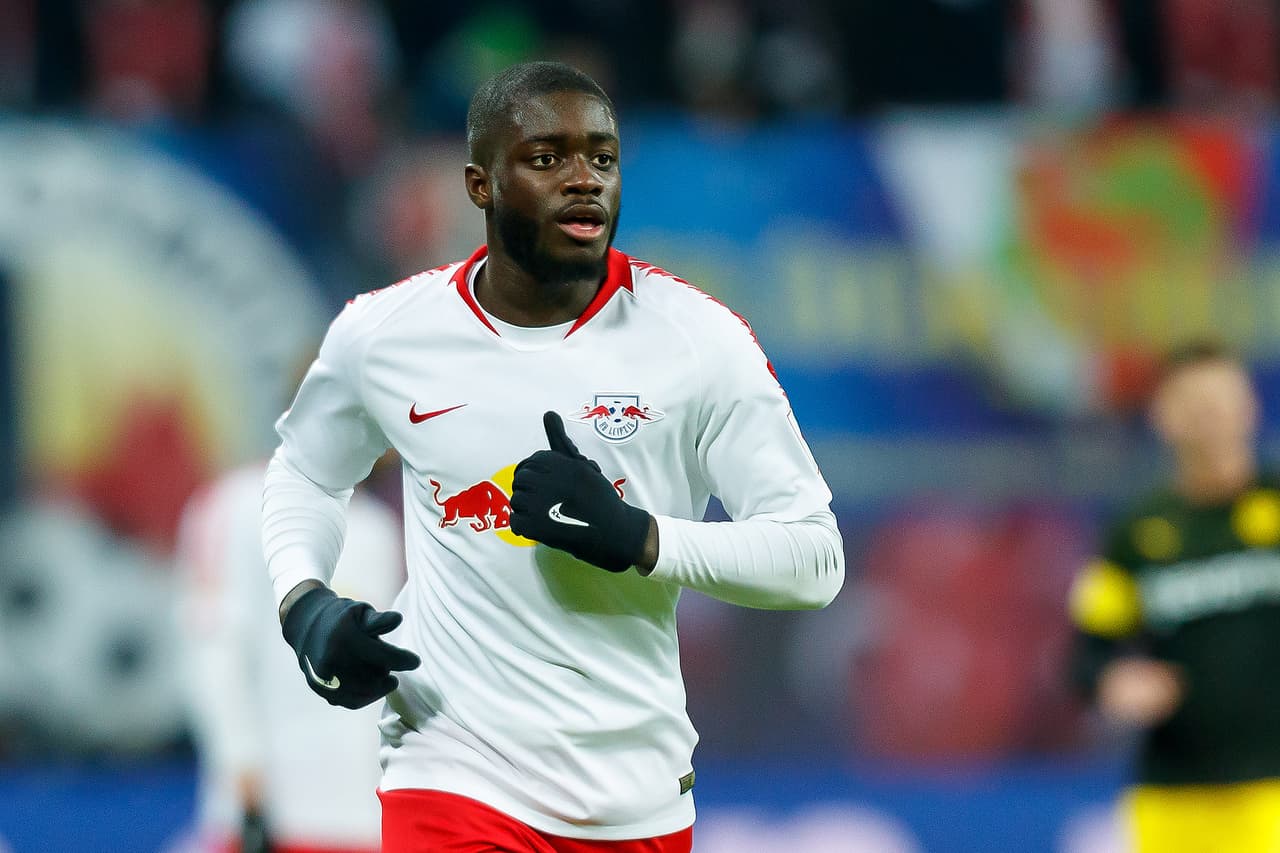 Defensa: Dayot Upamecano (Red Bull Leipzig) - 34.2 millones de dólares cuando tenía 19 años.