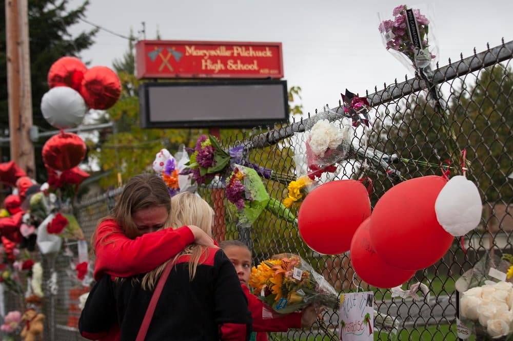 Cinco personas fallecieron, entre ellos el atacante que se suicidó, en un tiroteo en el Instituto Pilchuck de enseñanza secundaria de Marysville en el estado de Washington. El suceso ocurrió el 24 de octubre de 2014.