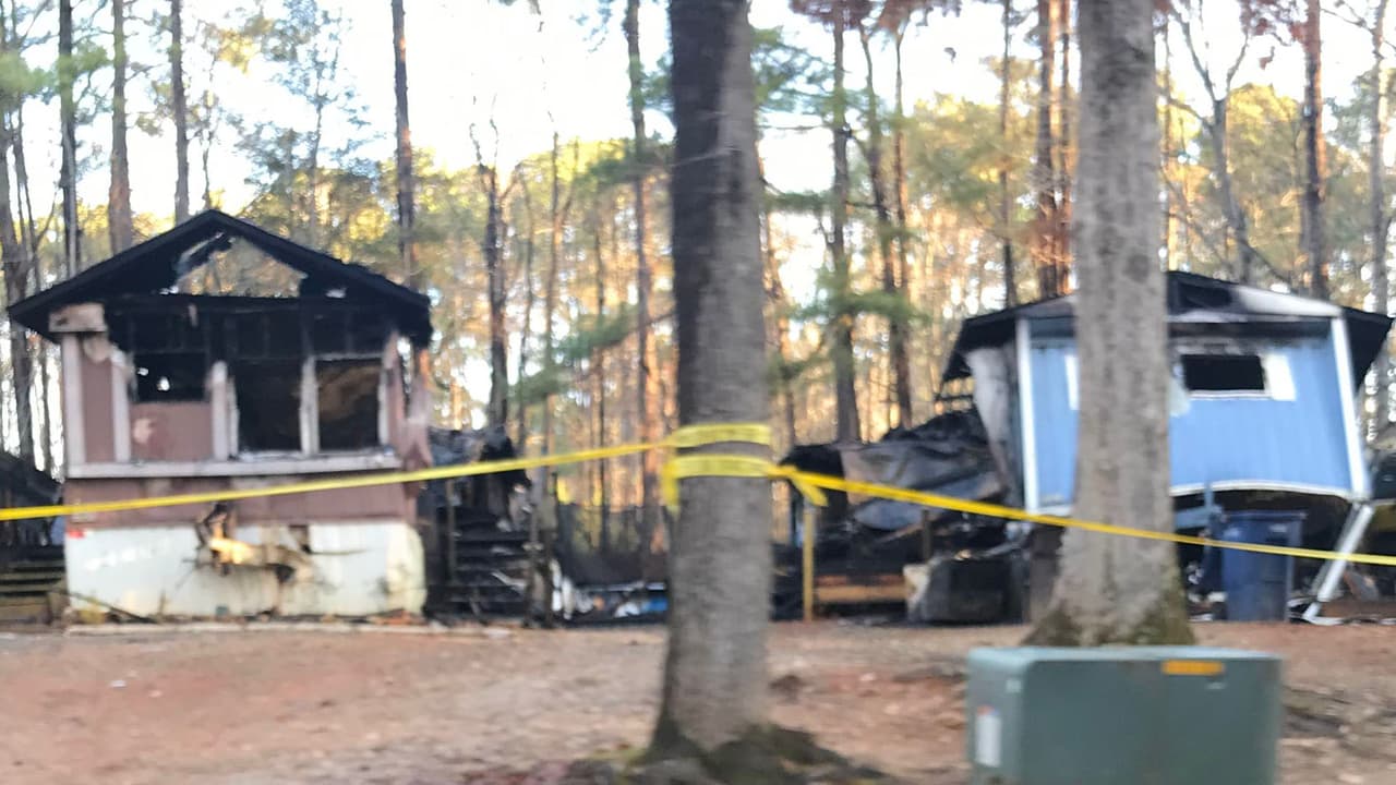 Familias hispanas lo pierden todo en un incendio presuntamente provocado 