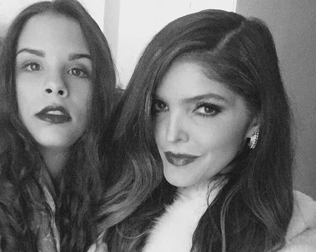 A la fecha, Paula ha tenido altibajos con la cantante, pero mantieen contacto.