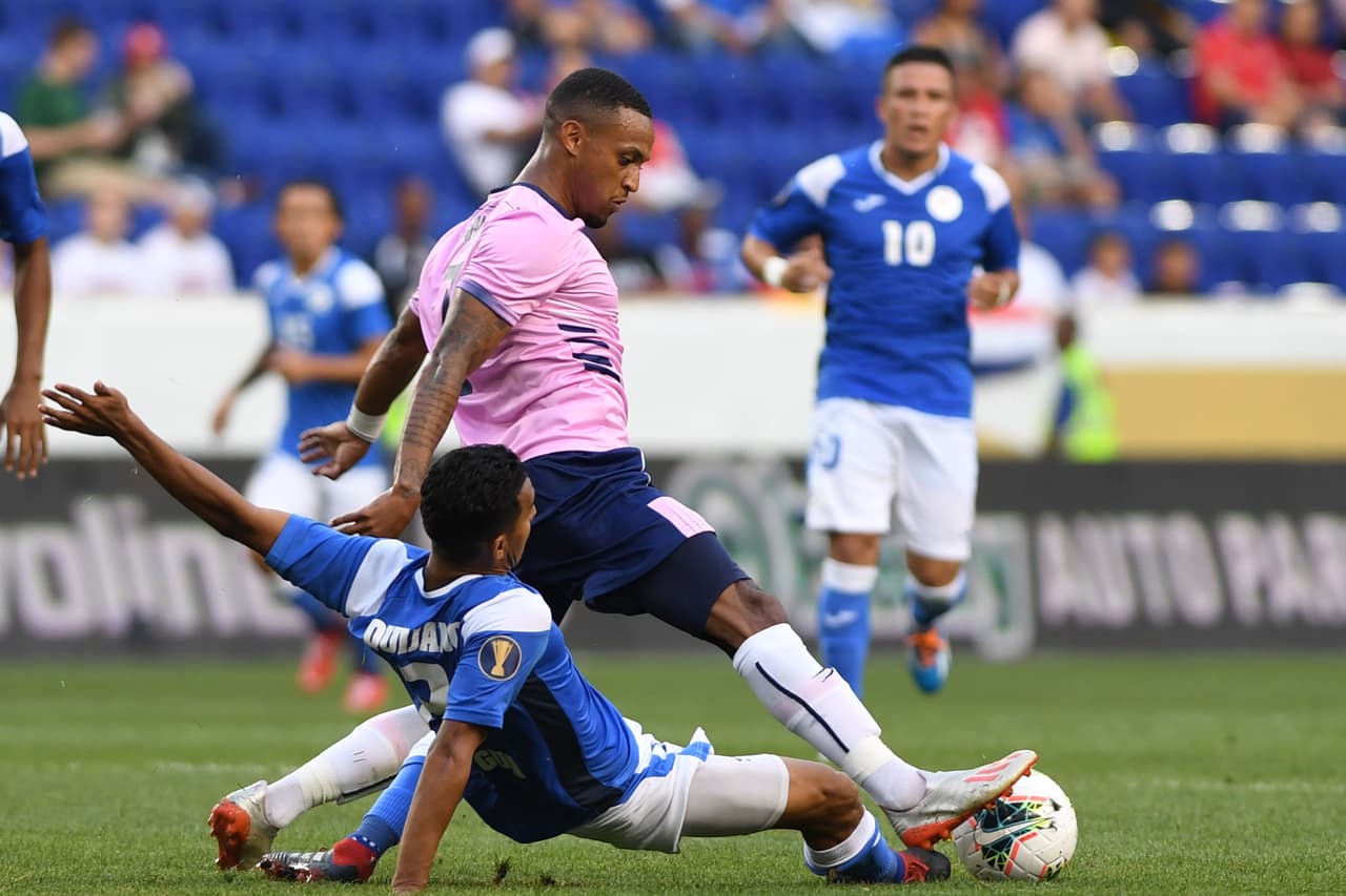 En un contragolpe LeJuan Simmons pateó el esférico lo suficientemente fuerte y bien para que, pese al desvío del portero nicaragüense Henry Maradiaga, sacudiera la red.