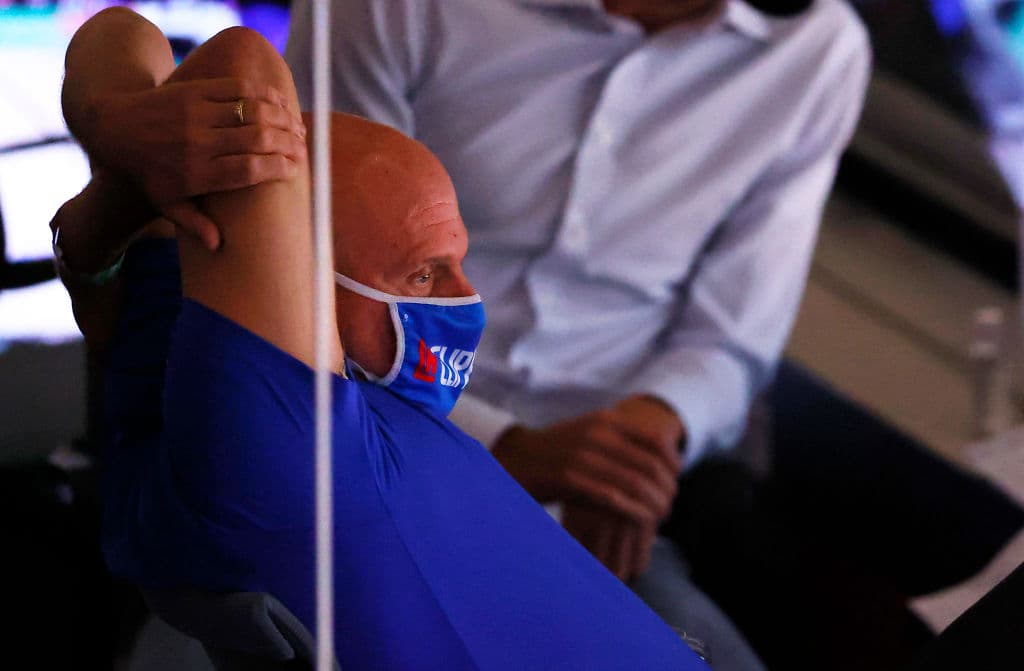 Oxfam obtuvo las cifras sobre las personas más ricas del mundo de la Lista Forbes 2021. Las cifras sobre la riqueza las tomaron del Global Wealth Databook 2021 del Credit Suisse Research Institute. Las cifras sobre los ingresos del 99 % de la humanidad proceden del Banco Mundial. Completa la lista de los diez más ricos el empresario, exdirector ejecutivo de Microsoft y 
<b>dueño de los LA Clippers Steve Ballmer.</b>