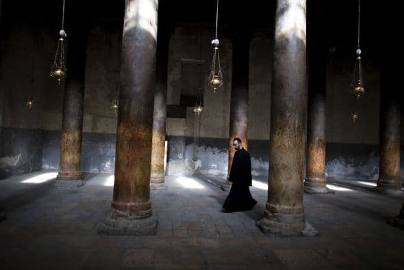 El papa Benedicto XVI, que también expresó su temor respecto a la situación de los cristianos en Oriente Medio, presidirá la celebración de medianoche desde el Vaticano.